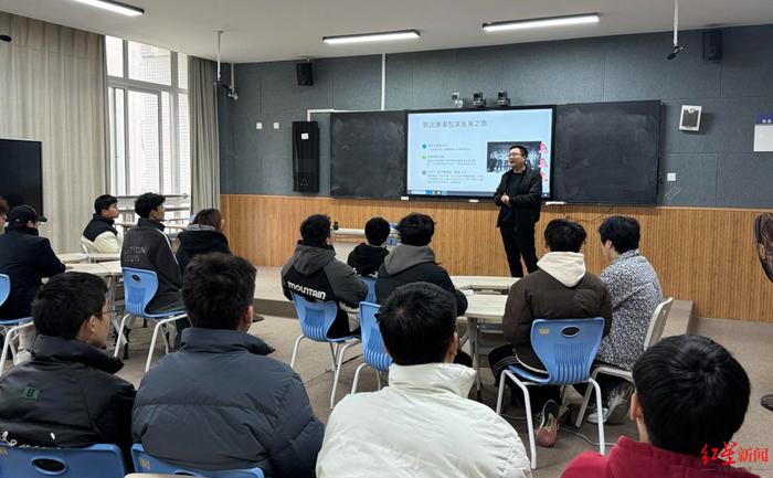 四川一高校電競專業(yè)：開設(shè)兩年多招生60余人(圖1)