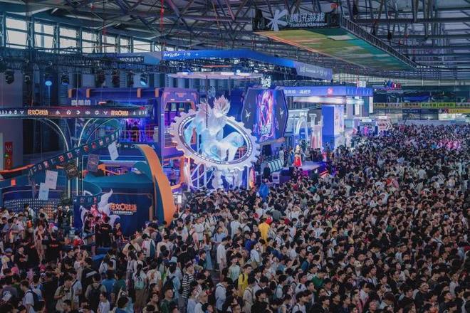游戲大廠秀肌肉、國產(chǎn)3A游戲火爆、機器踢足球……這屆ChinaJoy熱鬧非凡