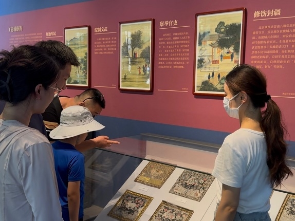 華北電力大學(xué)馬克思主義學(xué)院（保定）“古今國防·青年擔(dān)當(dāng)”愛國主義研學(xué)實(shí)踐團(tuán)赴保定市直隸總督署開展社會實(shí)踐(圖3)
